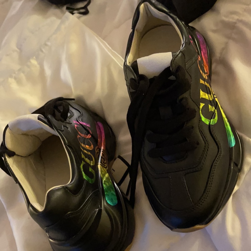 Women’s Gucci rhyton sneakers size women’s 6 never worn - Picture 3 of 5